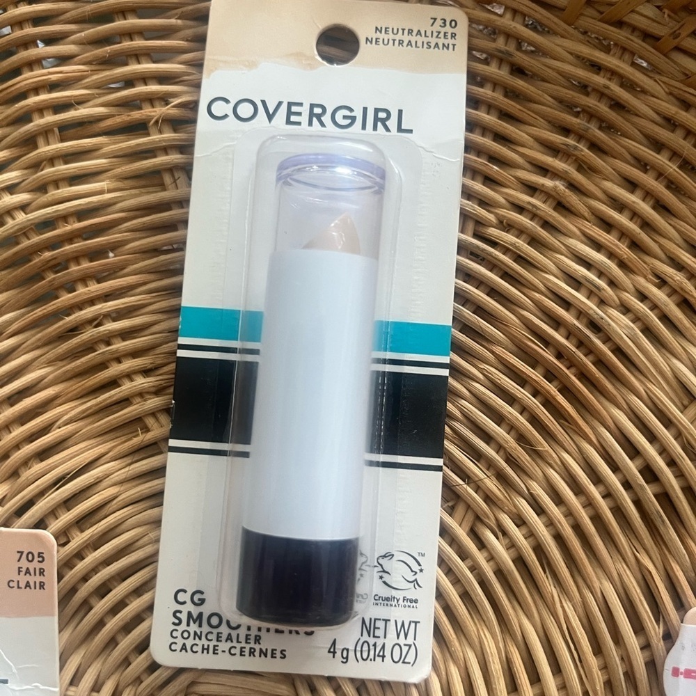CoverGirl CG Smoothers Concealer, neutralizer 740, 0.14 oz discontinued make up